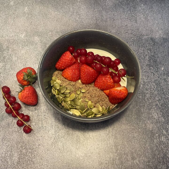 Red Berry Breakfast Bowl