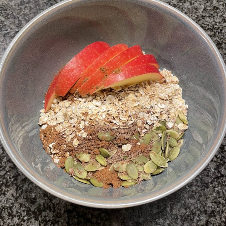 Overnight Oats with Apple & Cinnamon