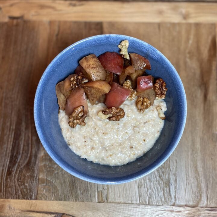 Spicy Stewed Apple and Oats