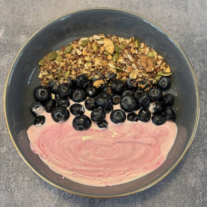 Superfood Breakfast Bowl with Dragon Fruit Powder