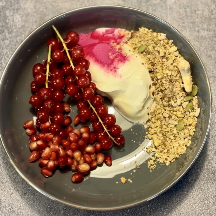 Dragonfruit Breakfast Bowl